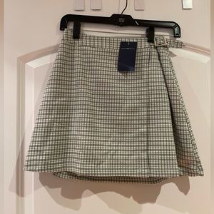 Brandy Melville Wrap skirt